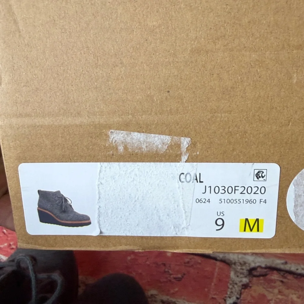 Dr. Scholl's Aurora Women's Wedge Boots size 9 new